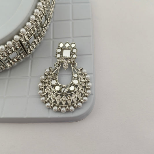 Elegant Choker Necklace Festive Set - White, Pearl, Silver Color