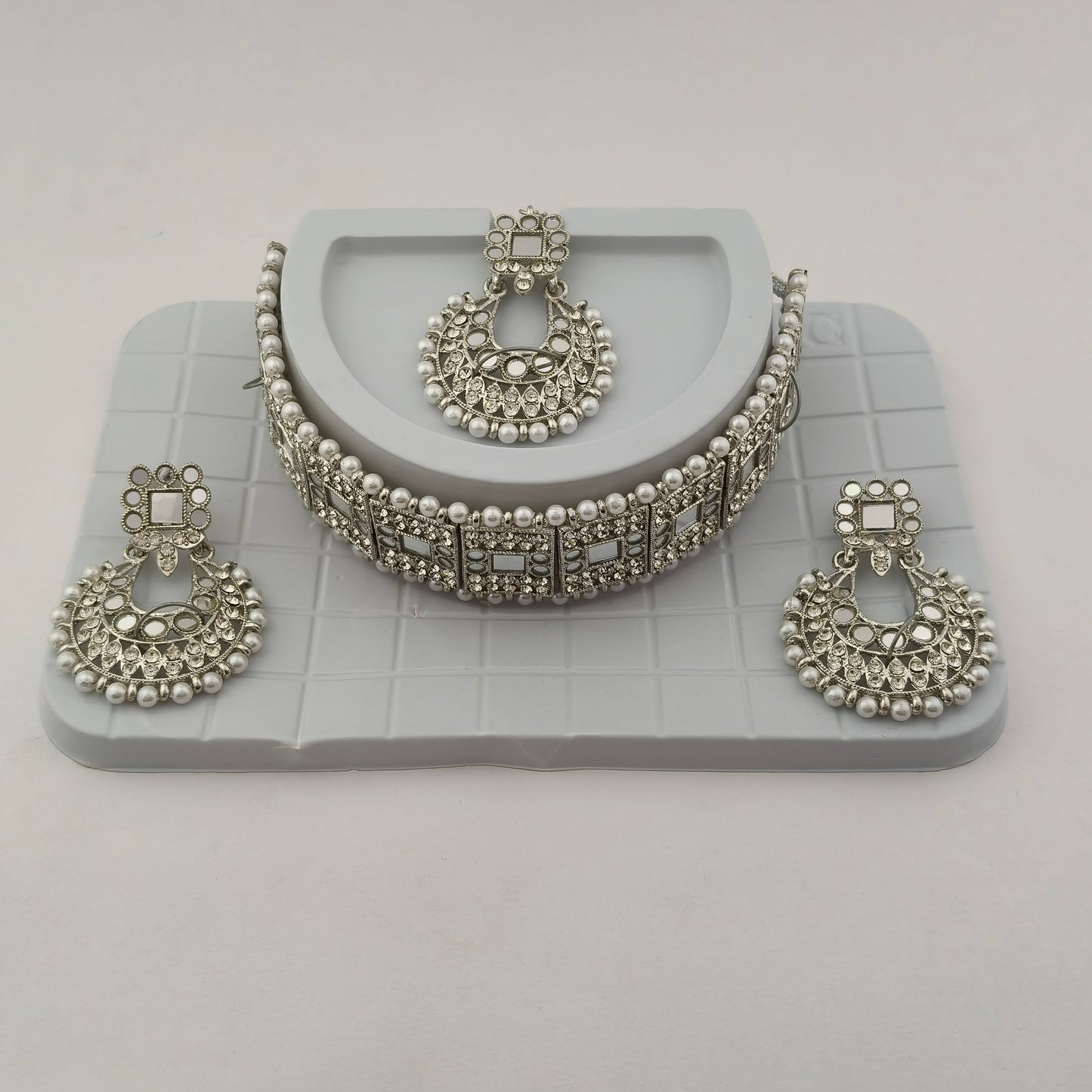 Elegant Choker Necklace Festive Set - White, Pearl, Silver Color