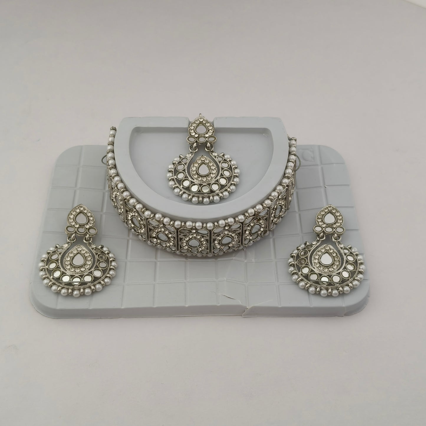 Elegant Choker Necklace Festive Set - White, Pearl, Silver Color