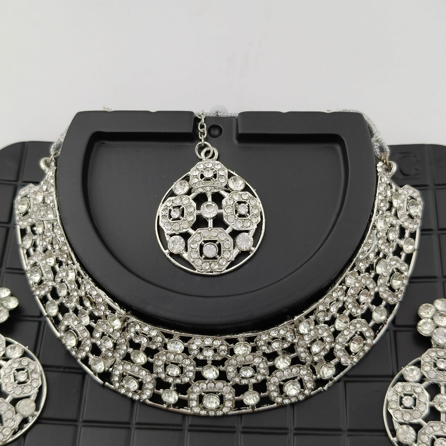 Elegant Choker Necklace Festive Set - White, Silver Color