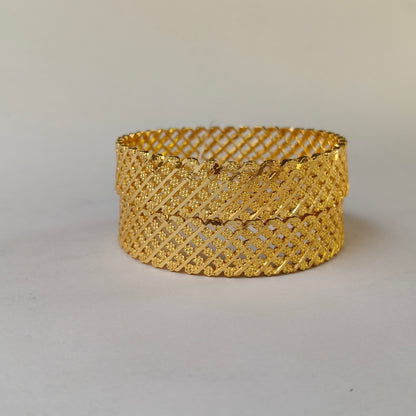 Geometric Intertwined Gold Textured Bangles - 6 Flowered