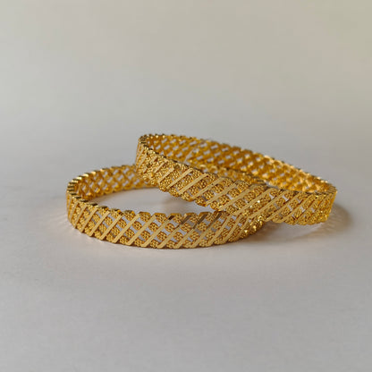 Geometric Intertwined Gold Textured Bangles - 4 Flowered
