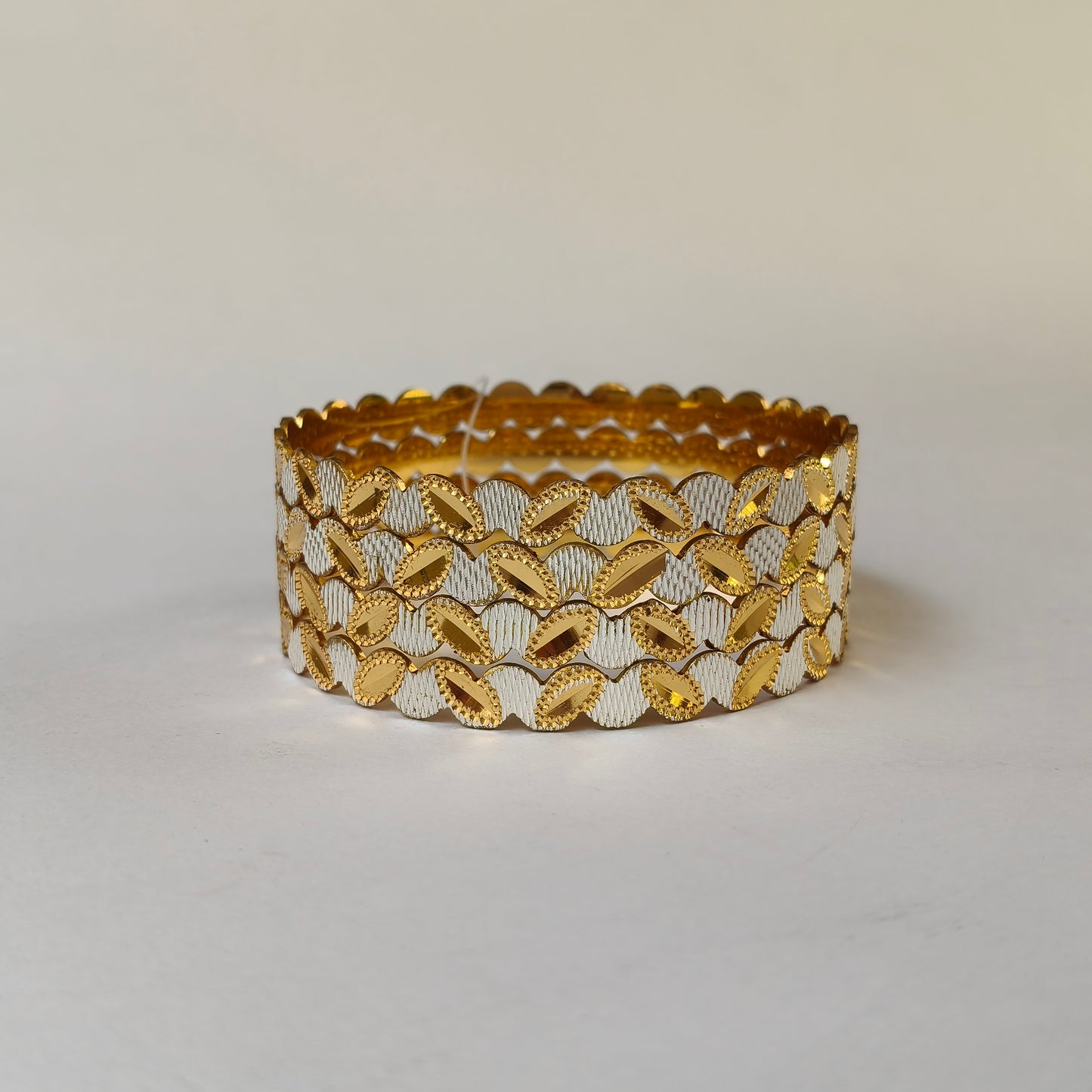 Dual-Tone Ornate Scalloped Bangles
