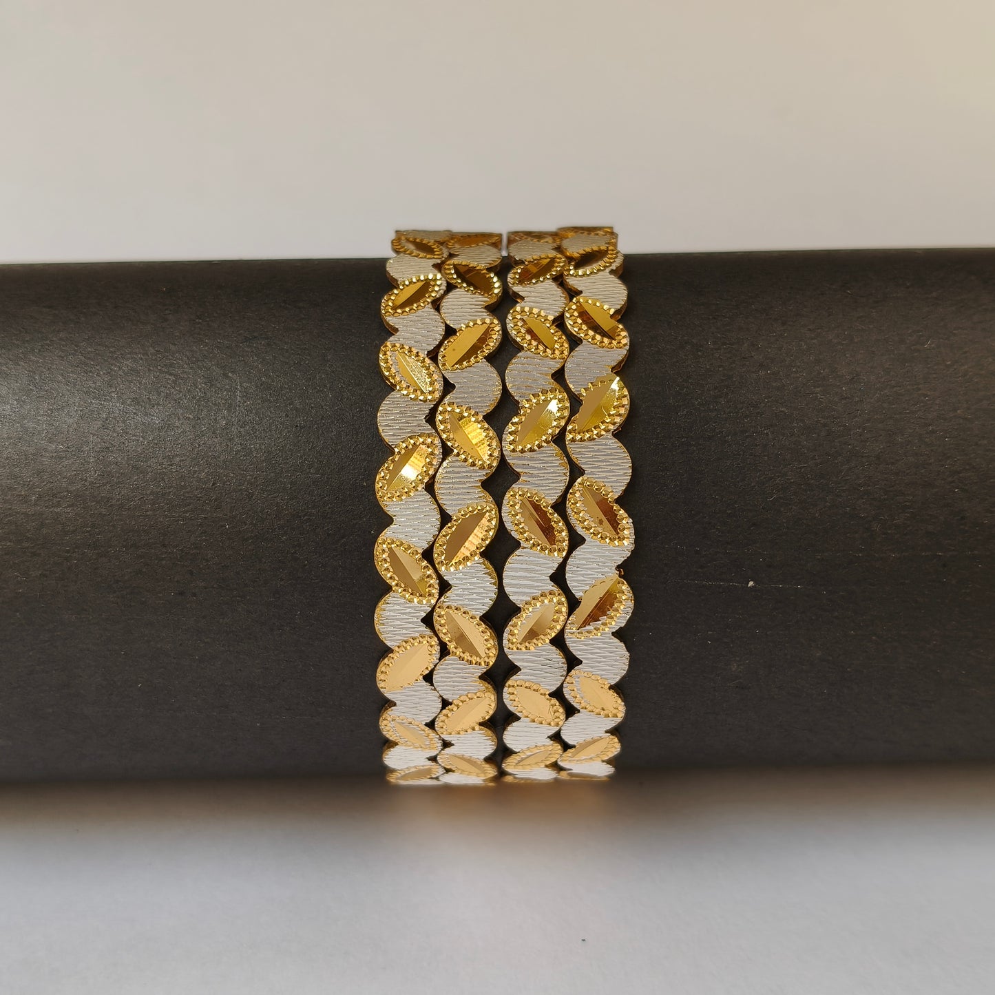 Dual-Tone Ornate Scalloped Bangles