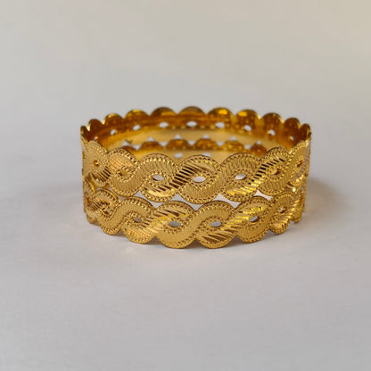 Filigree Scalloped Gold Plated Bangles