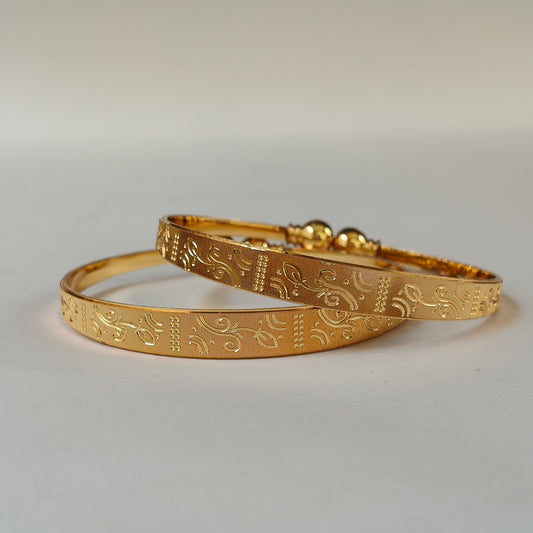 Floral Etched Gold-Tone Kada
