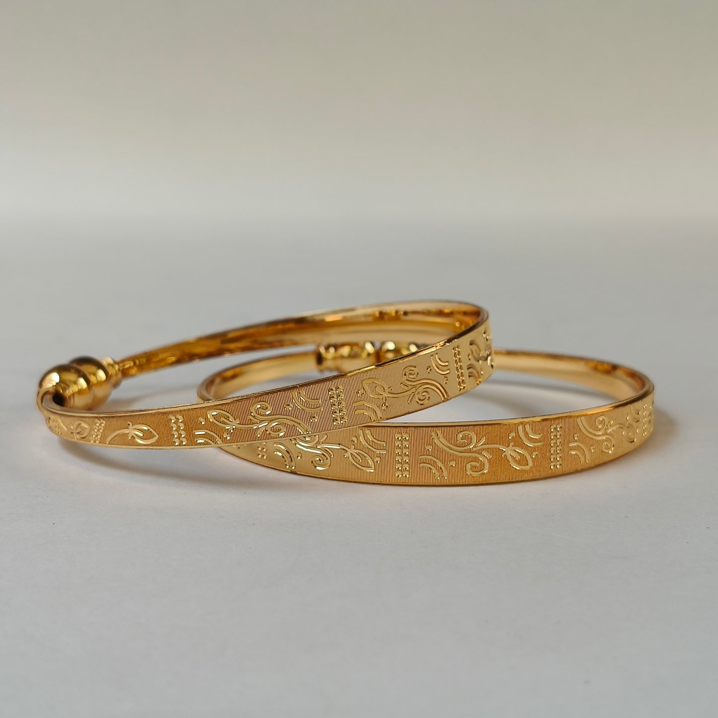 Floral Etched Gold-Tone Kada