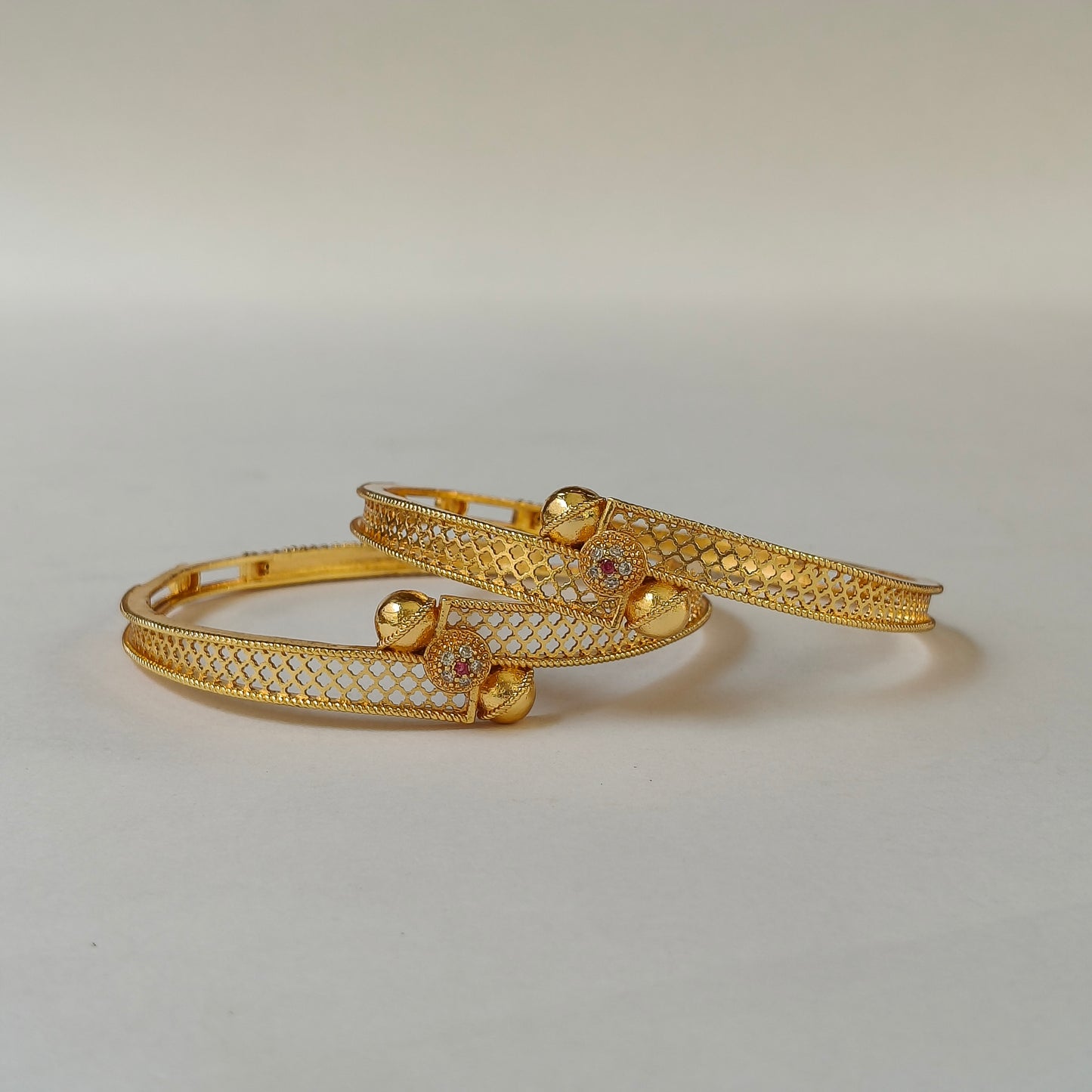 Gilded Mesh Intricate Gold Kada