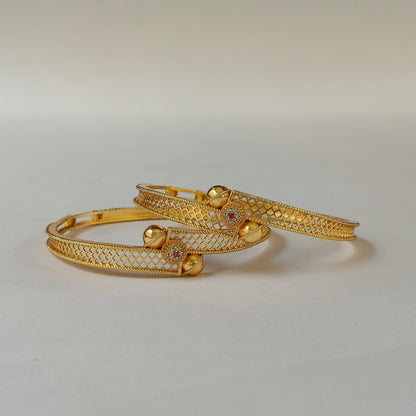 Gilded Mesh Intricate Gold Kada