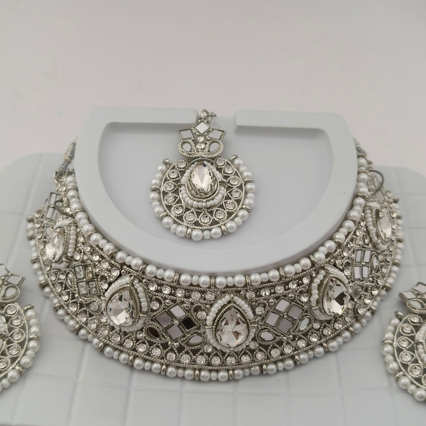 Elegant Choker Necklace Festive Set - White, Pearl, Silver Color