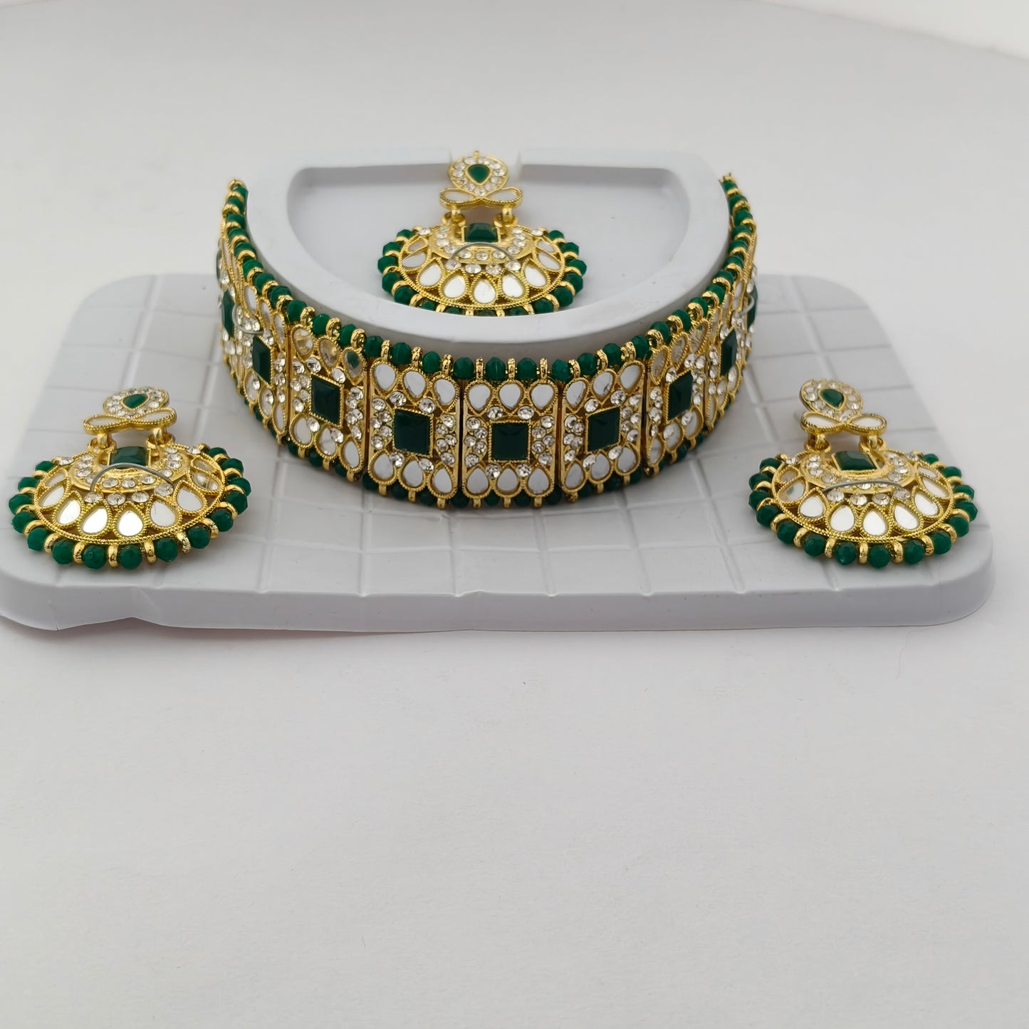 Elegant Choker Necklace Festive Set - Green color, Gold Plated