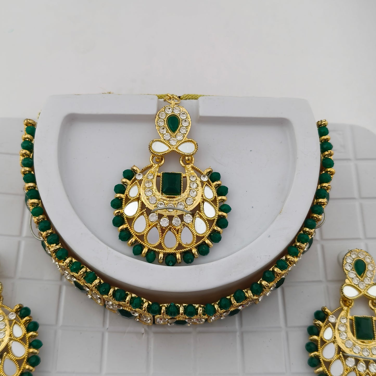 Elegant Choker Necklace Festive Set - Green color, Gold Plated
