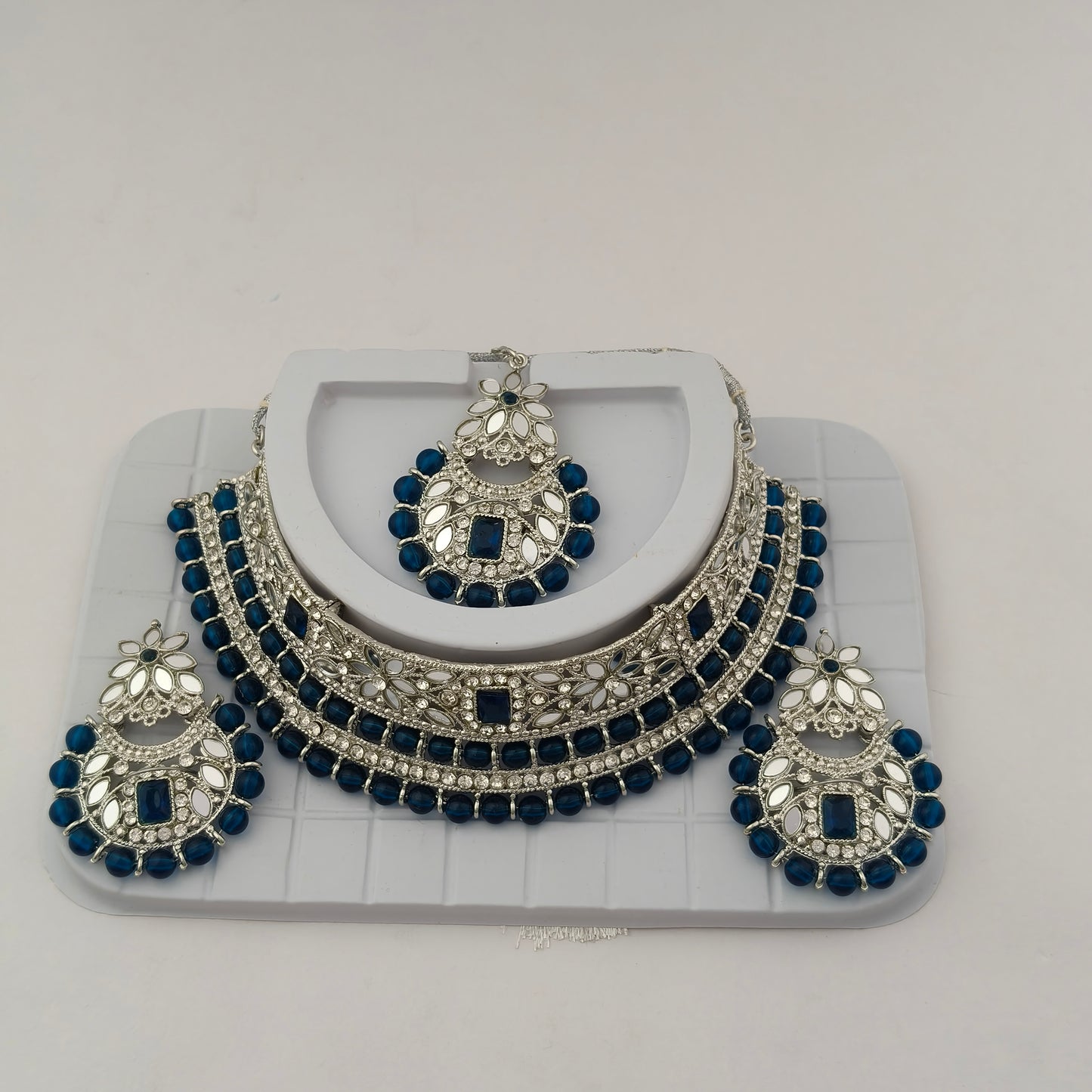 Elegant Choker Necklace Festive Set - Blue color, Silver Plated