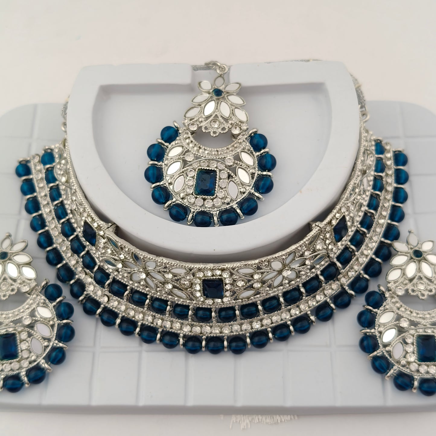Elegant Choker Necklace Festive Set - Blue color, Silver Plated