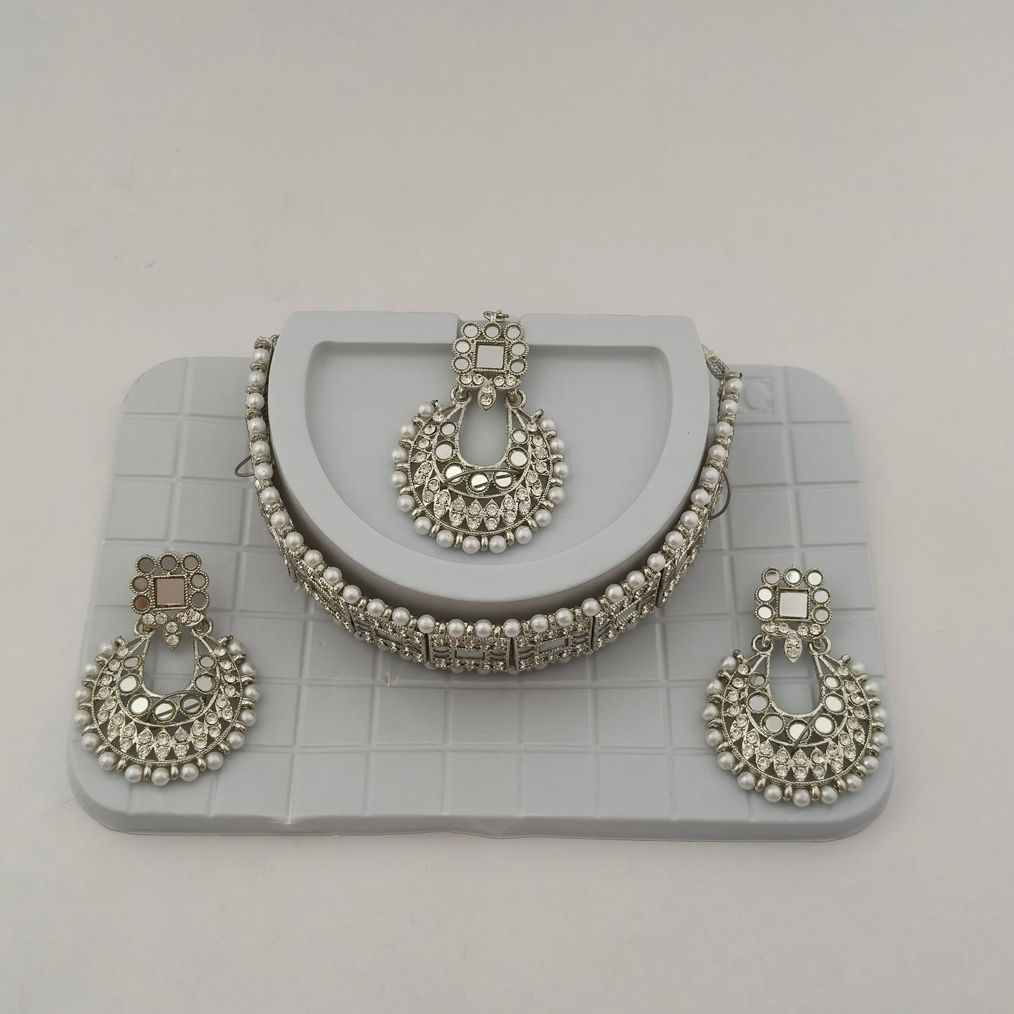 Elegant Choker Necklace Festive Set - White, Pearl, Silver Color
