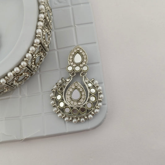 Elegant Choker Necklace Festive Set - White, Pearl, Silver Color