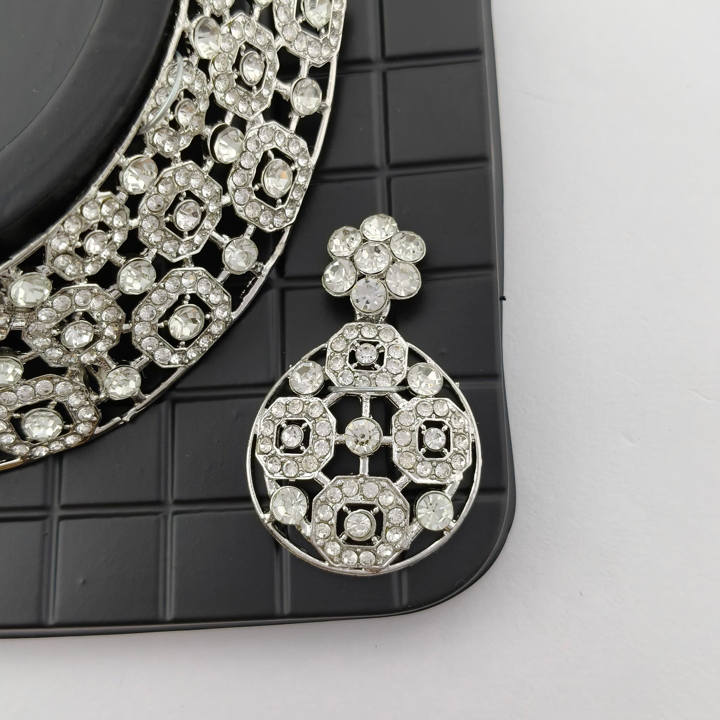 Elegant Choker Necklace Festive Set - White, Silver Color