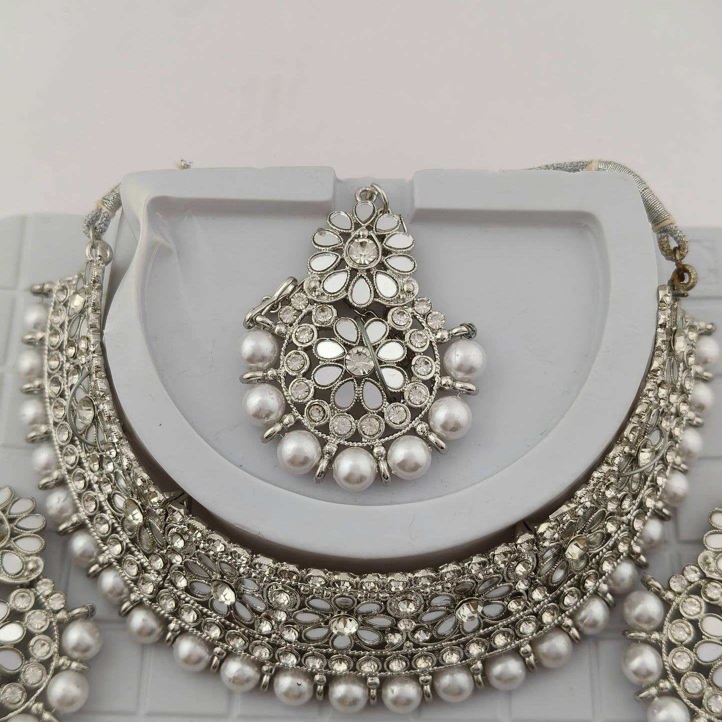 Elegant Choker Necklace Festive Set - White, Pearl, Silver Color