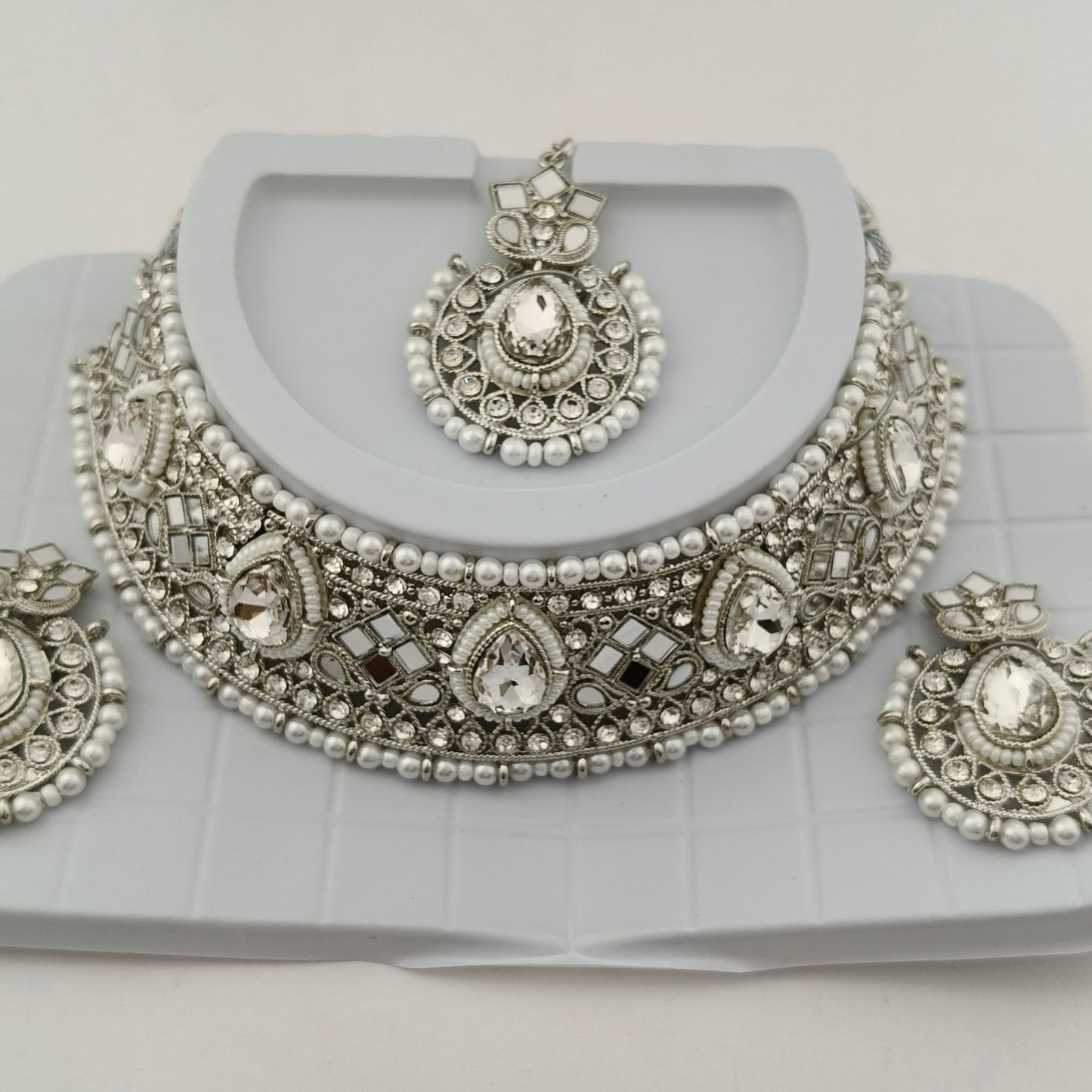 Elegant Choker Necklace Festive Set - White, Pearl, Silver Color