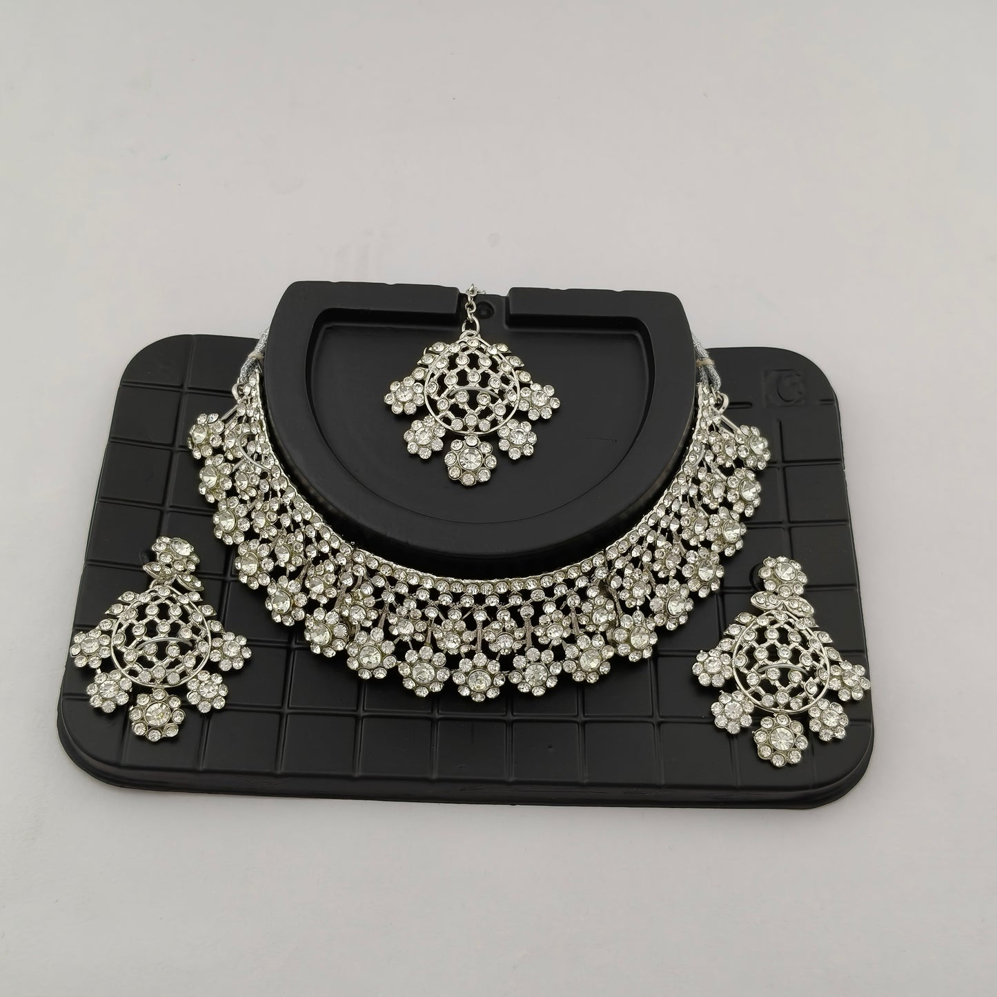 Elegant Choker Necklace Festive Set - White, Silver Color