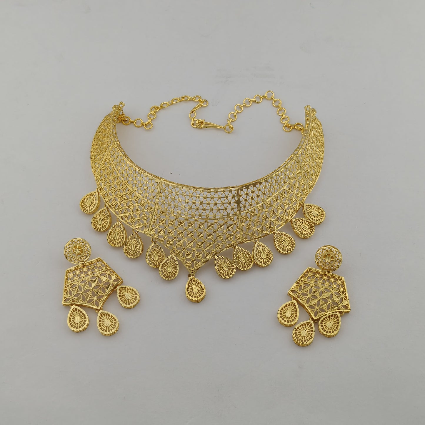 The Plain Gold Mesh Choker